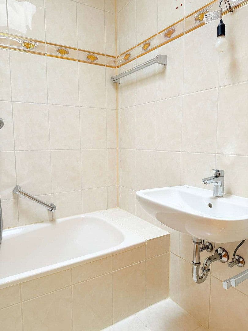 Pronájem bytu 3+1 71 m², Esslingen am Neckar, Bádensko-Württembersko Pronájem bytu 3+1 71 m², Esslingen am Neckar, Bádensko-Württembersko