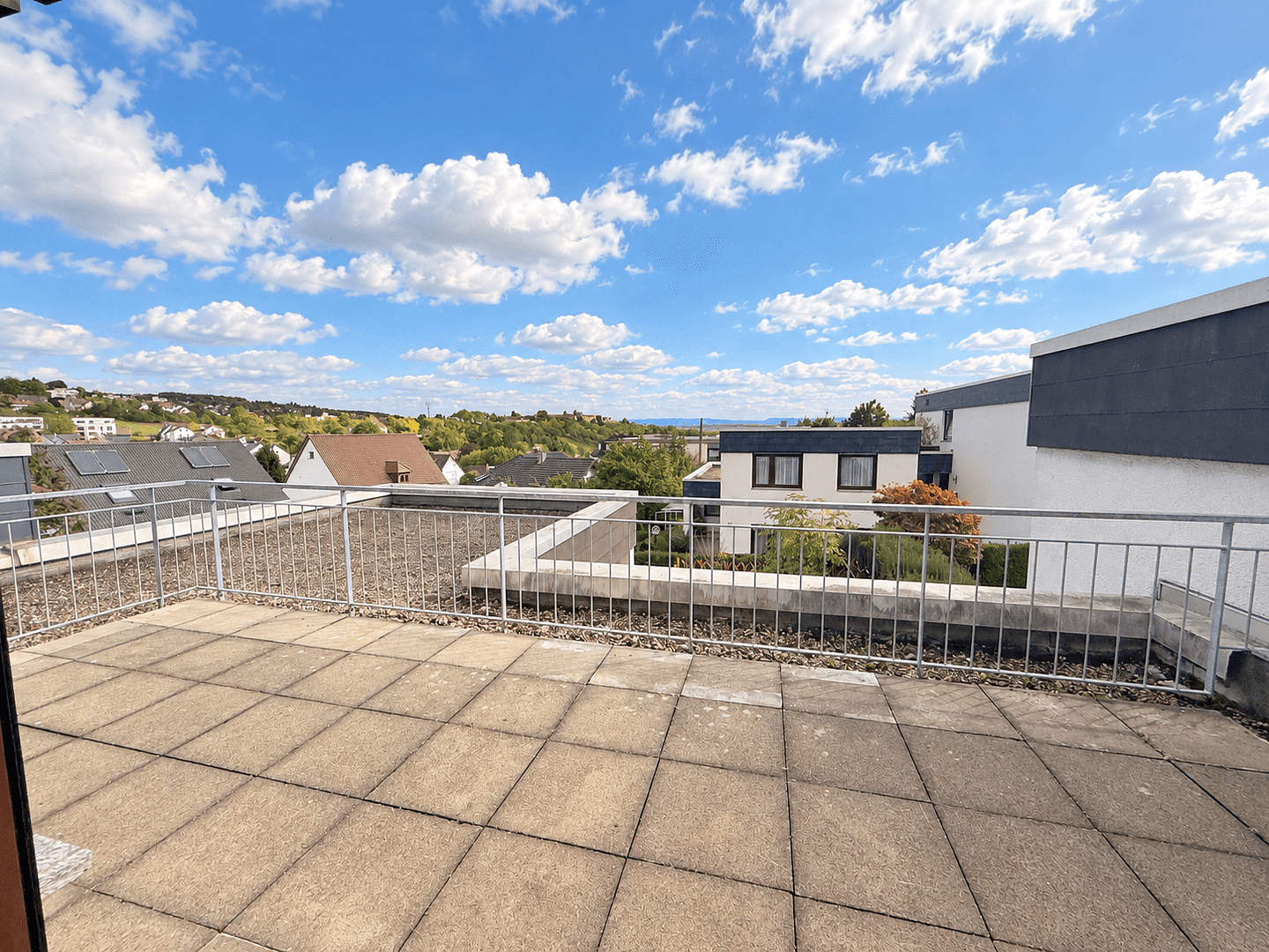 Pronájem bytu 3+1 71 m², Esslingen am Neckar, Bádensko-Württembersko Pronájem bytu 3+1 71 m², Esslingen am Neckar, Bádensko-Württembersko
