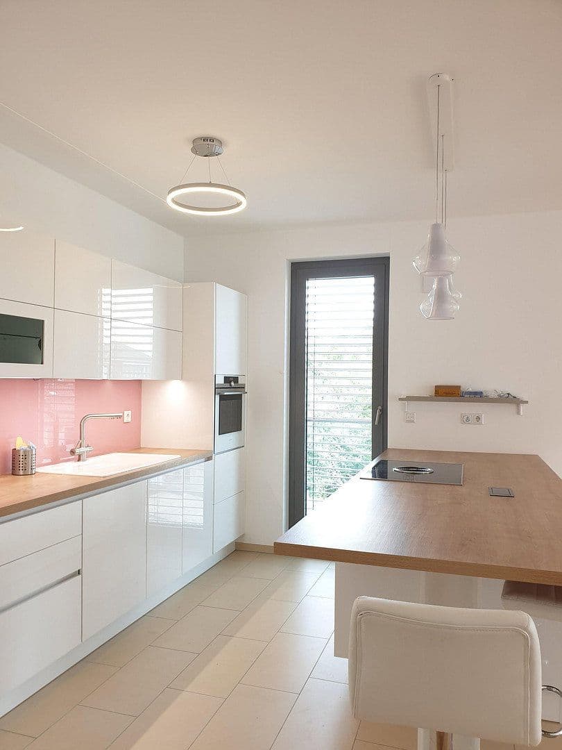 Pronájem bytu 2+1 75 m², Mörfelder Straße 22, Kelsterbach, Hessen Pronájem bytu 2+1 75 m², Mörfelder Straße 22, Kelsterbach, Hessen