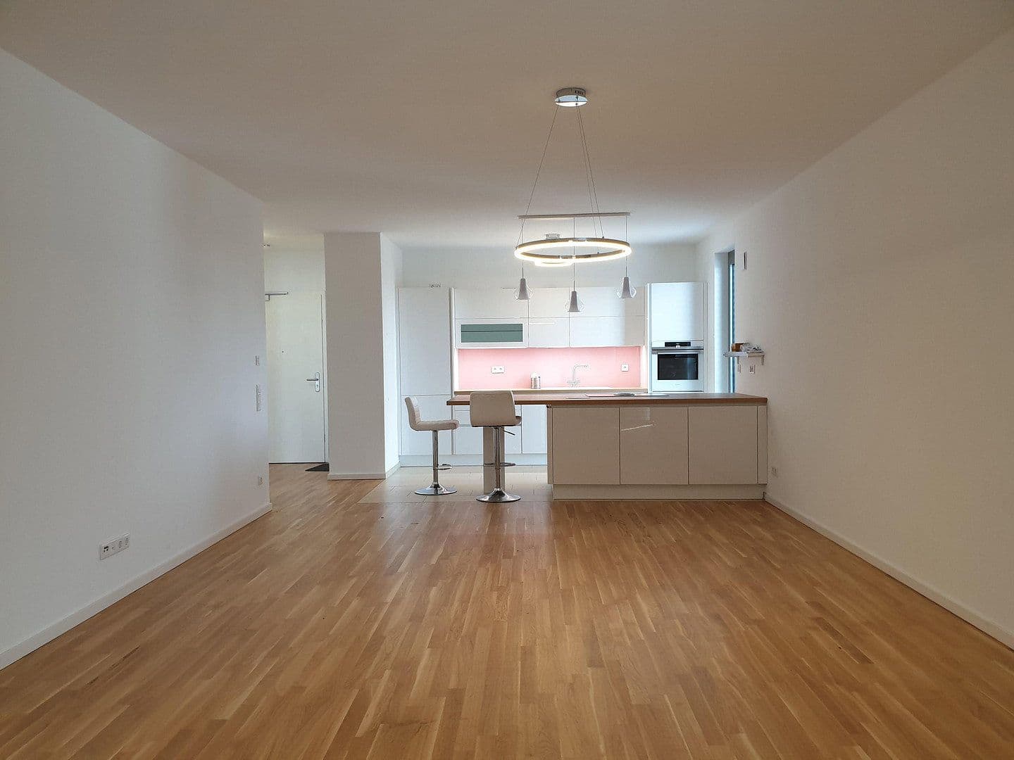 Pronájem bytu 2+1 75 m², Mörfelder Straße 22, Kelsterbach, Hessen Pronájem bytu 2+1 75 m², Mörfelder Straße 22, Kelsterbach, Hessen