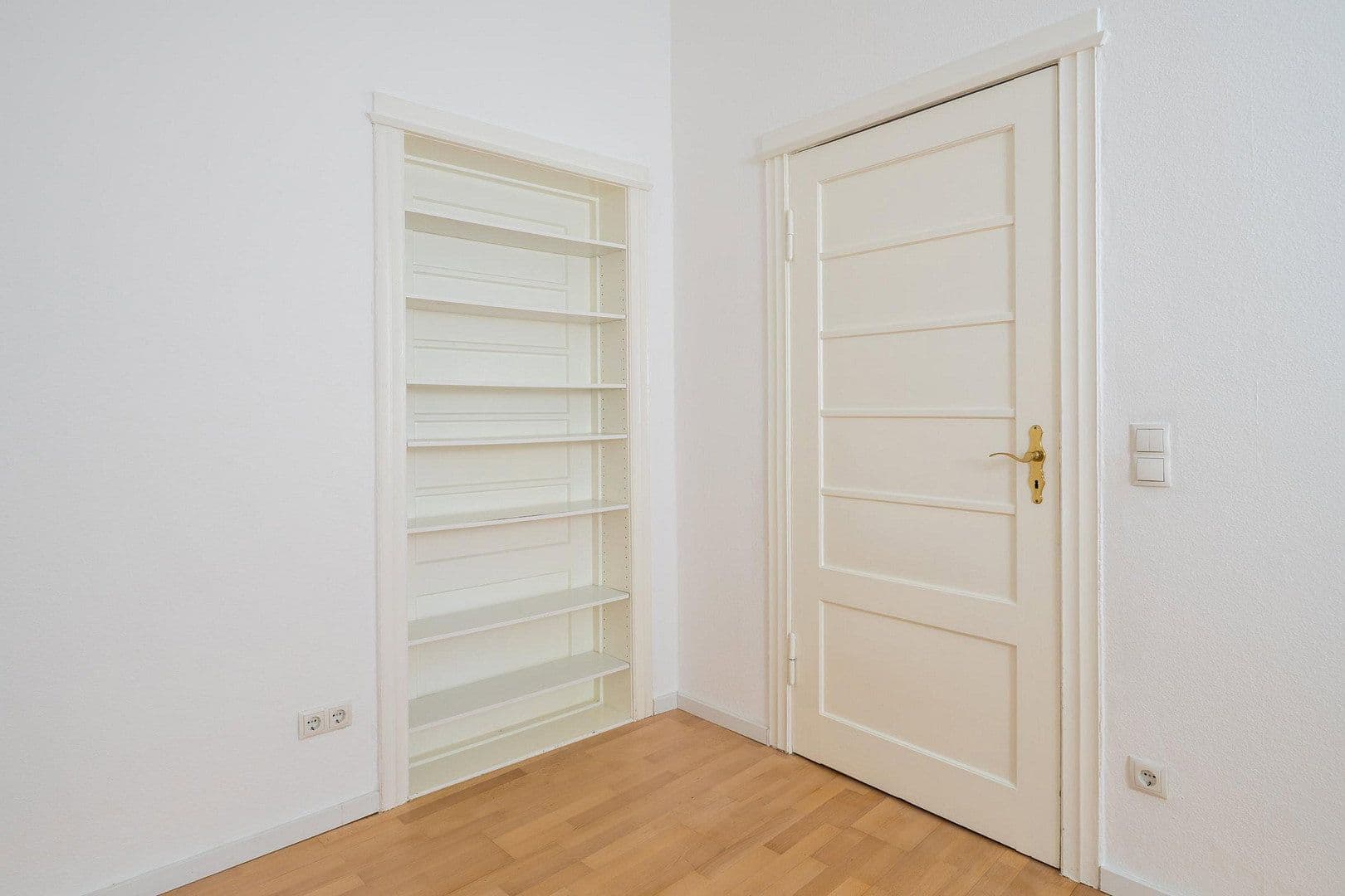 Prodej bytu 3+1 89 m², Paulsborner Str. 12, Berlin, Berlín Prodej bytu 3+1 89 m², Paulsborner Str. 12, Berlin, Berlín