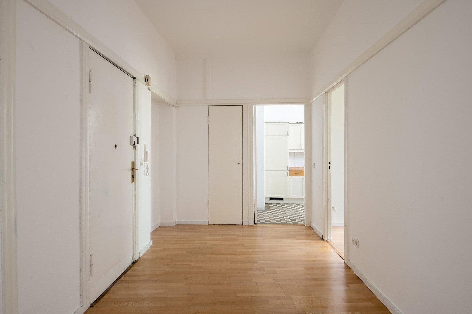 Prodej bytu 3+1 89 m², Paulsborner Str. 12, Berlin, Berlín Prodej bytu 3+1 89 m², Paulsborner Str. 12, Berlin, Berlín
