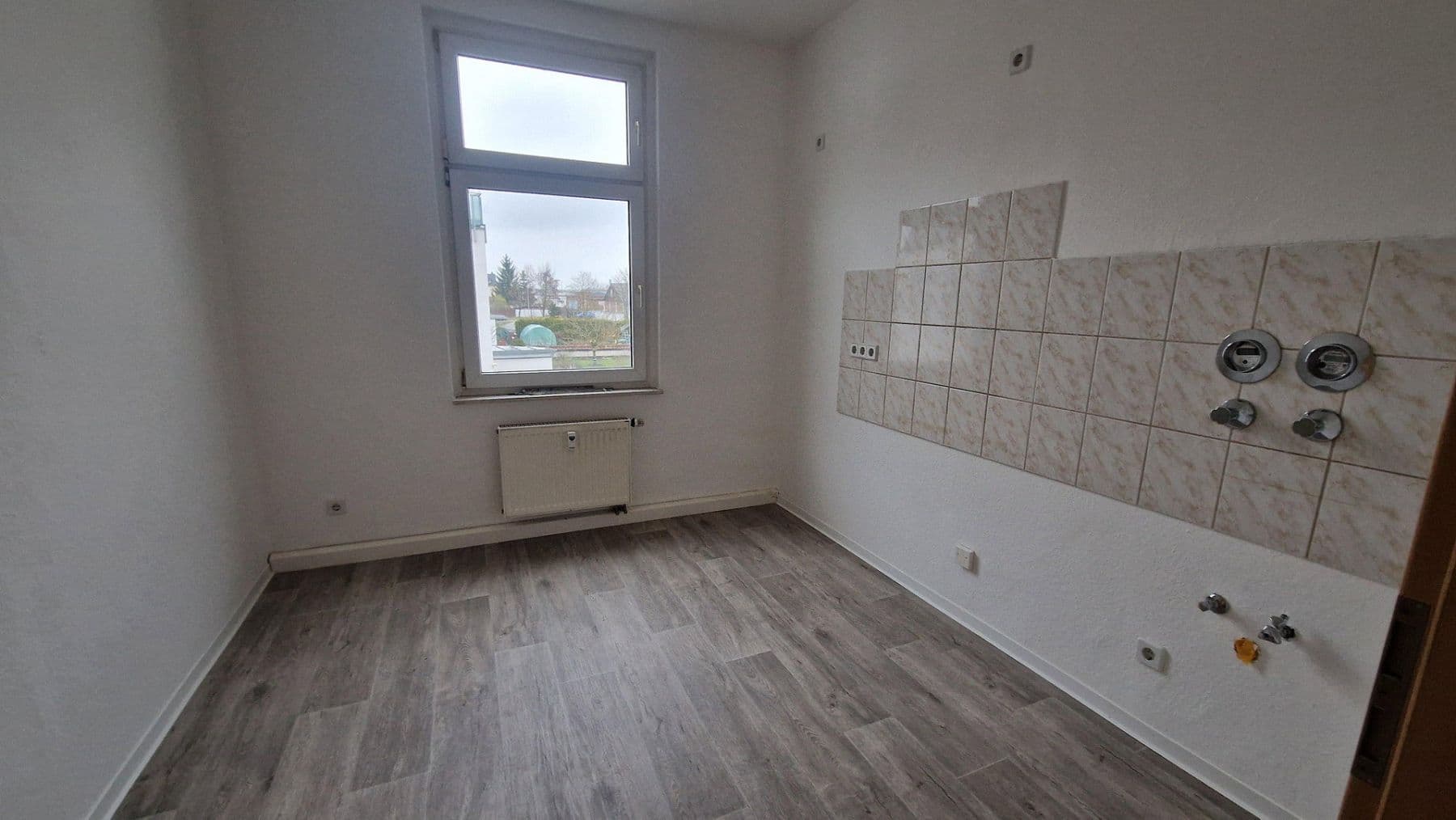 Pronájem bytu 2+1 62 m², Magdeburger Str. 14, Dessau-Roßlau, Sasko-Anhaltsko Pronájem bytu 2+1 62 m², Magdeburger Str. 14, Dessau-Roßlau, Sasko-Anhaltsko