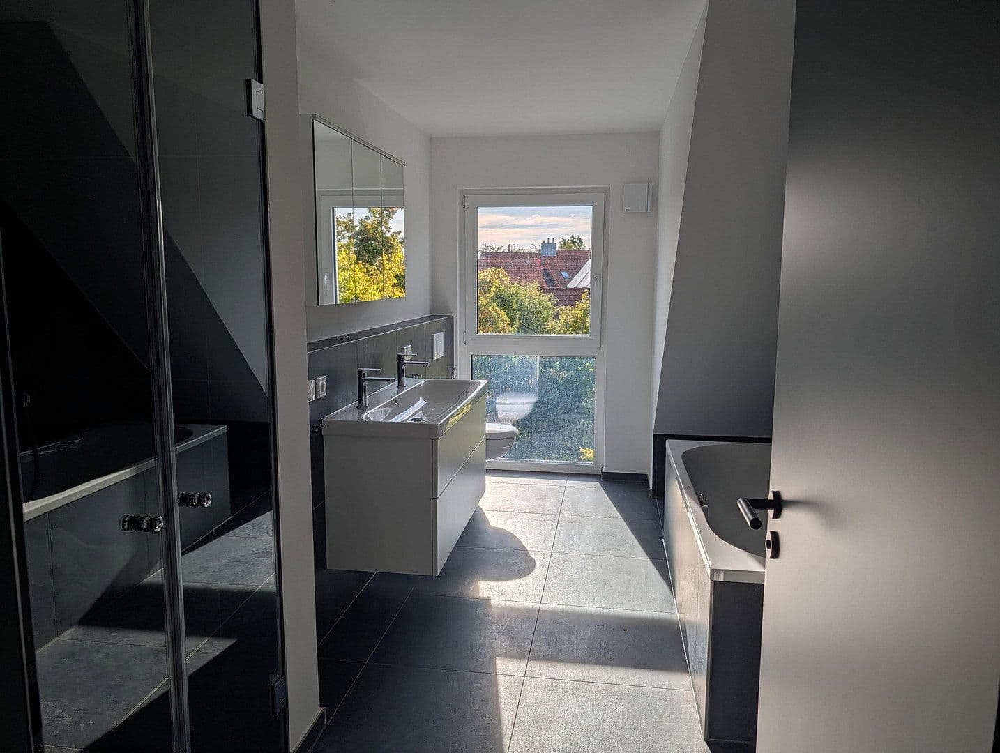 Pronájem bytu 4+1 108 m², Lehmgrubenweg 12, Erlangen, Bavorsko Pronájem bytu 4+1 108 m², Lehmgrubenweg 12, Erlangen, Bavorsko