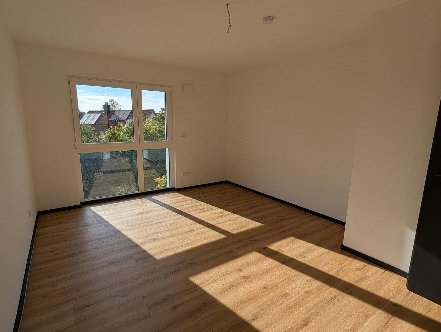 Pronájem bytu 4+1 108 m², Lehmgrubenweg 12, Erlangen, Bavorsko Pronájem bytu 4+1 108 m², Lehmgrubenweg 12, Erlangen, Bavorsko