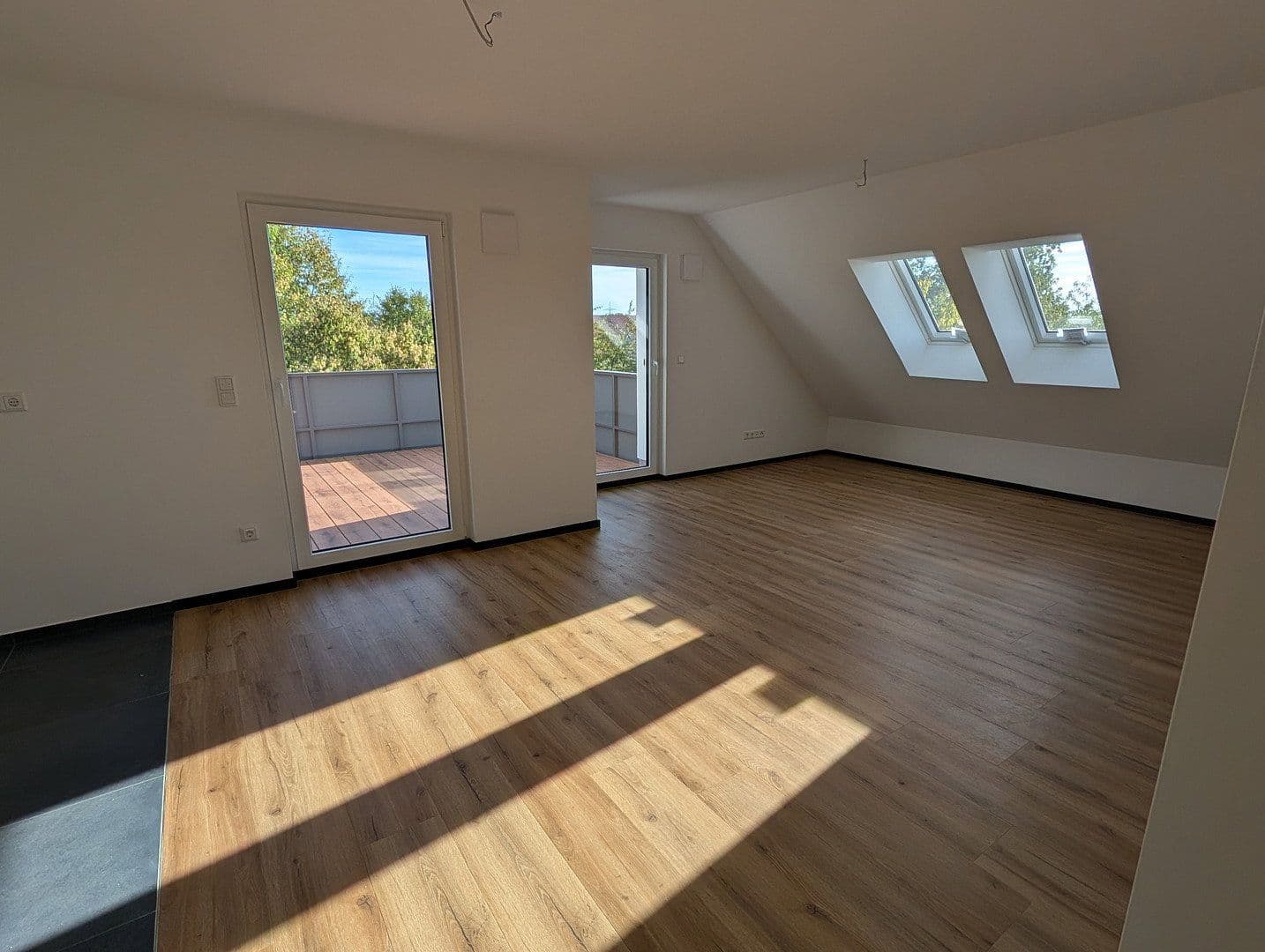 Pronájem bytu 4+1 108 m², Lehmgrubenweg 12, Erlangen, Bavorsko Pronájem bytu 4+1 108 m², Lehmgrubenweg 12, Erlangen, Bavorsko