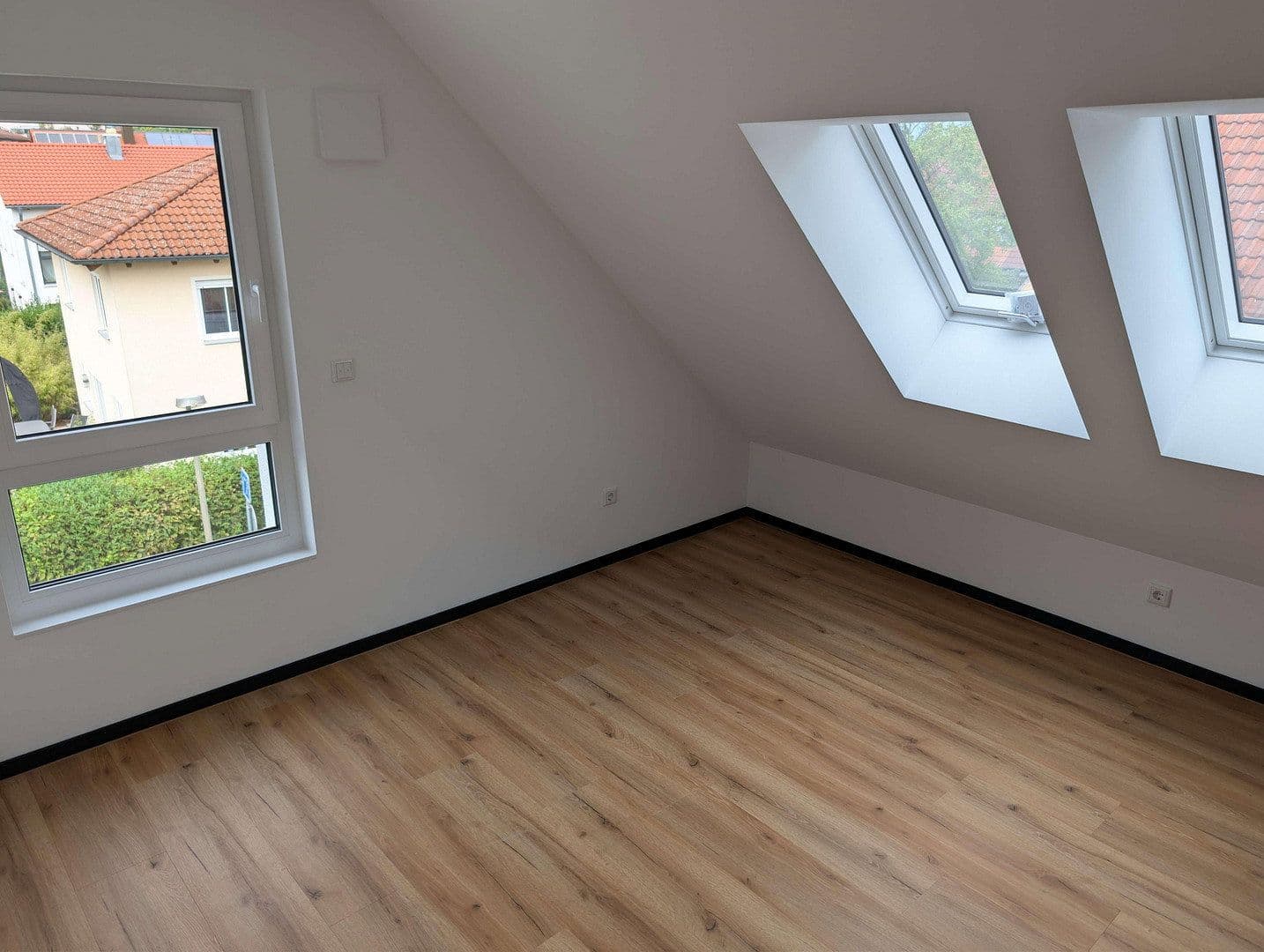 Pronájem bytu 4+1 108 m², Lehmgrubenweg 12, Erlangen, Bavorsko Pronájem bytu 4+1 108 m², Lehmgrubenweg 12, Erlangen, Bavorsko