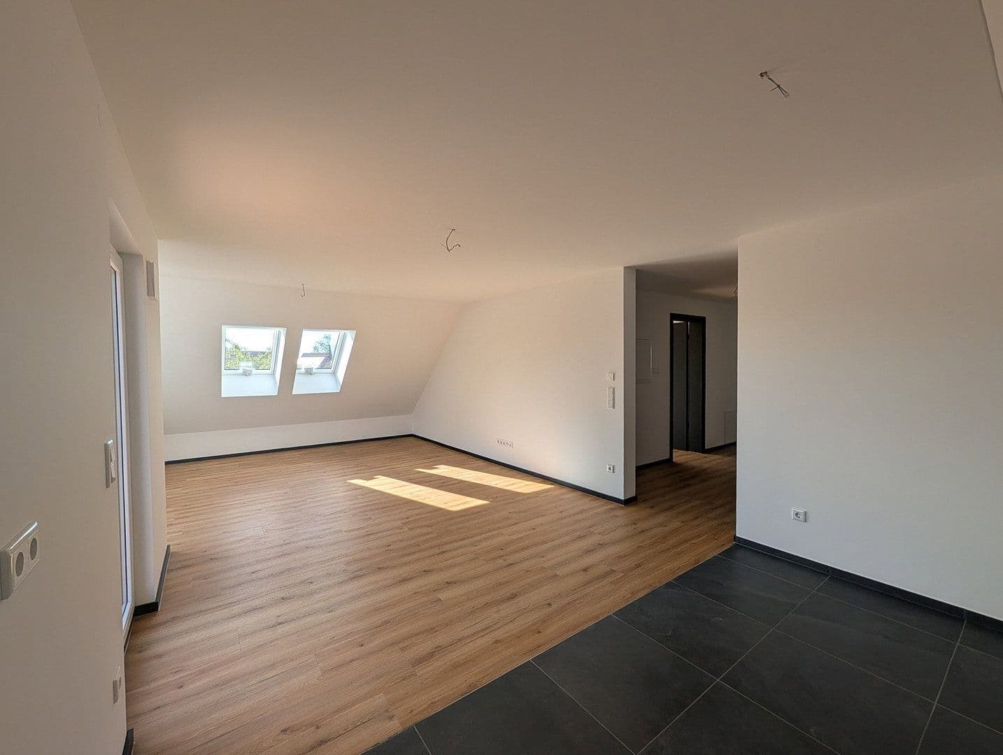 Pronájem bytu 4+1 108 m², Lehmgrubenweg 12, Erlangen, Bavorsko Pronájem bytu 4+1 108 m², Lehmgrubenweg 12, Erlangen, Bavorsko