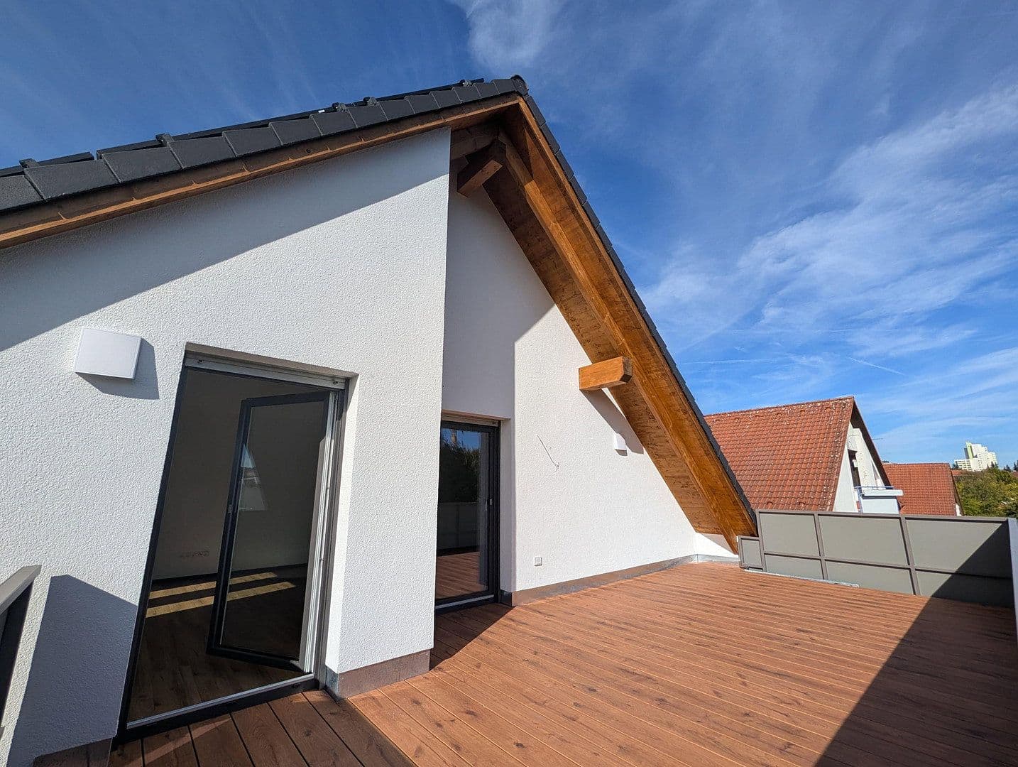 Pronájem bytu 4+1 108 m², Lehmgrubenweg 12, Erlangen, Bavorsko Pronájem bytu 4+1 108 m², Lehmgrubenweg 12, Erlangen, Bavorsko