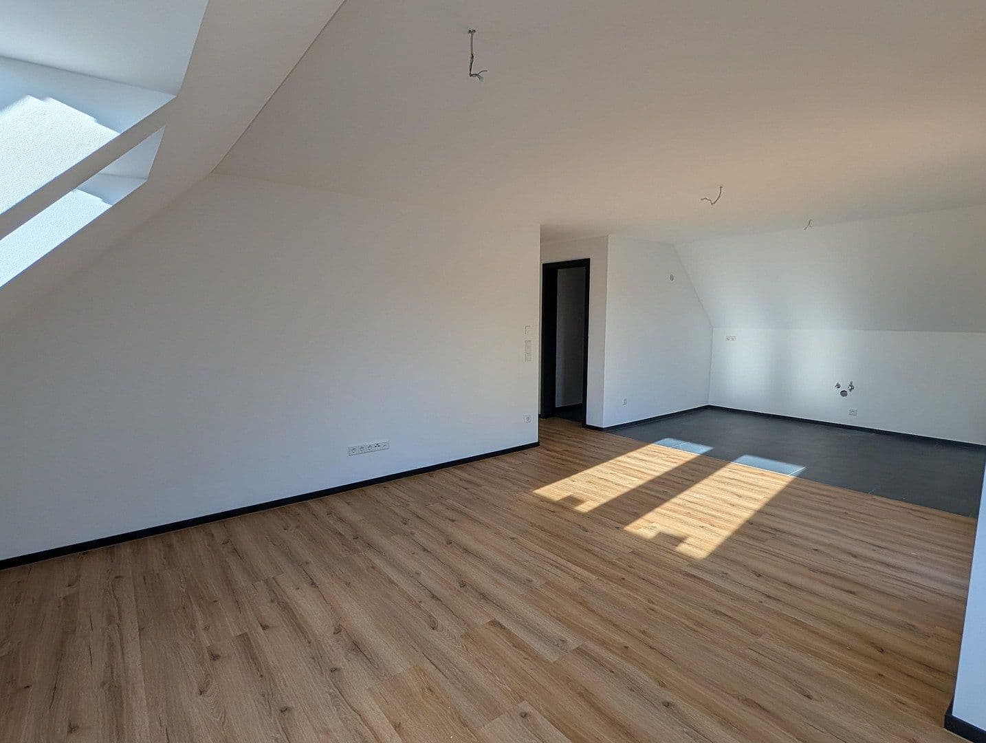 Pronájem bytu 4+1 108 m², Lehmgrubenweg 12, Erlangen, Bavorsko Pronájem bytu 4+1 108 m², Lehmgrubenweg 12, Erlangen, Bavorsko