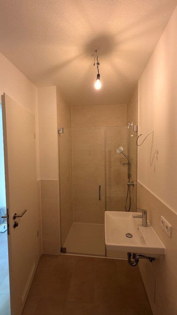 Pronájem bytu 2+1 48 m², Lilli-Kurowski-Str. 9, München, Bavorsko Pronájem bytu 2+1 48 m², Lilli-Kurowski-Str. 9, München, Bavorsko