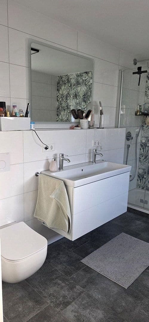 Pronájem bytu 3+1 114 m², Stuttgart, Bádensko-Württembersko Pronájem bytu 3+1 114 m², Stuttgart, Bádensko-Württembersko