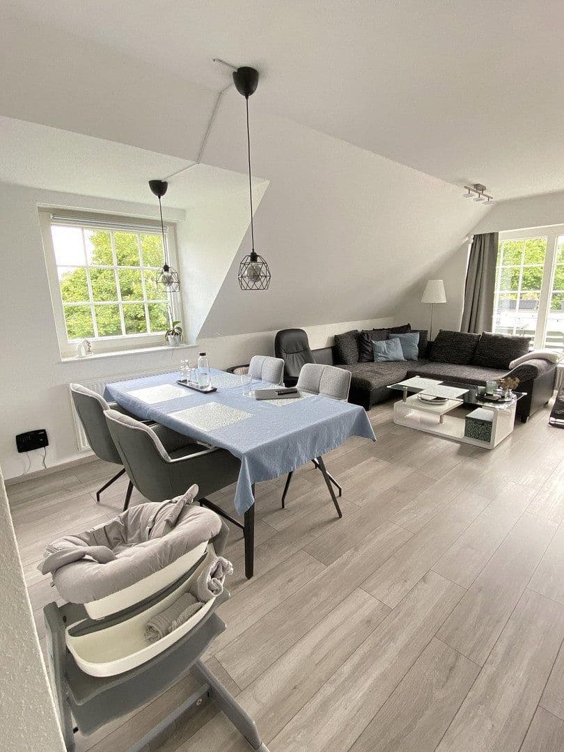 Pronájem bytu 4+1 77 m², Hölderlin Str. 2, Stuhr, Dolní Sasko Pronájem bytu 4+1 77 m², Hölderlin Str. 2, Stuhr, Dolní Sasko