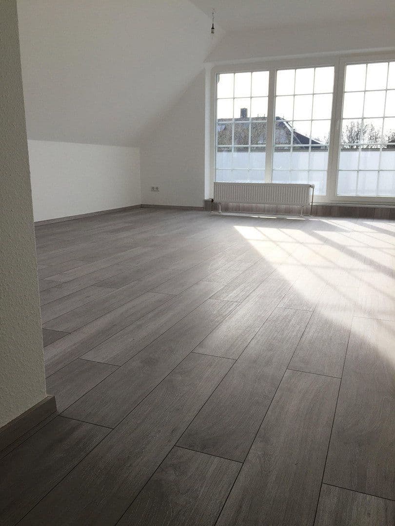 Pronájem bytu 4+1 77 m², Hölderlin Str. 2, Stuhr, Dolní Sasko Pronájem bytu 4+1 77 m², Hölderlin Str. 2, Stuhr, Dolní Sasko