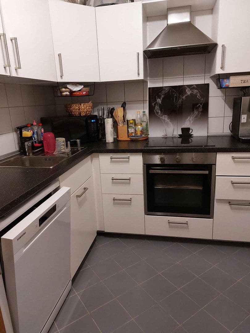 Pronájem bytu 3+1 80 m², Walter-Gropius-Str. 1, Reutlingen, Bádensko-Württembersko Pronájem bytu 3+1 80 m², Walter-Gropius-Str. 1, Reutlingen, Bádensko-Württembersko