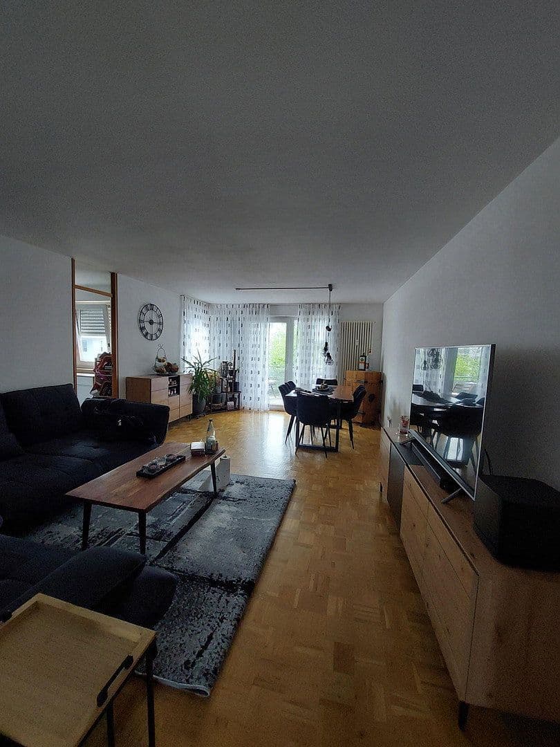 Pronájem bytu 3+1 80 m², Walter-Gropius-Str. 1, Reutlingen, Bádensko-Württembersko Pronájem bytu 3+1 80 m², Walter-Gropius-Str. 1, Reutlingen, Bádensko-Württembersko