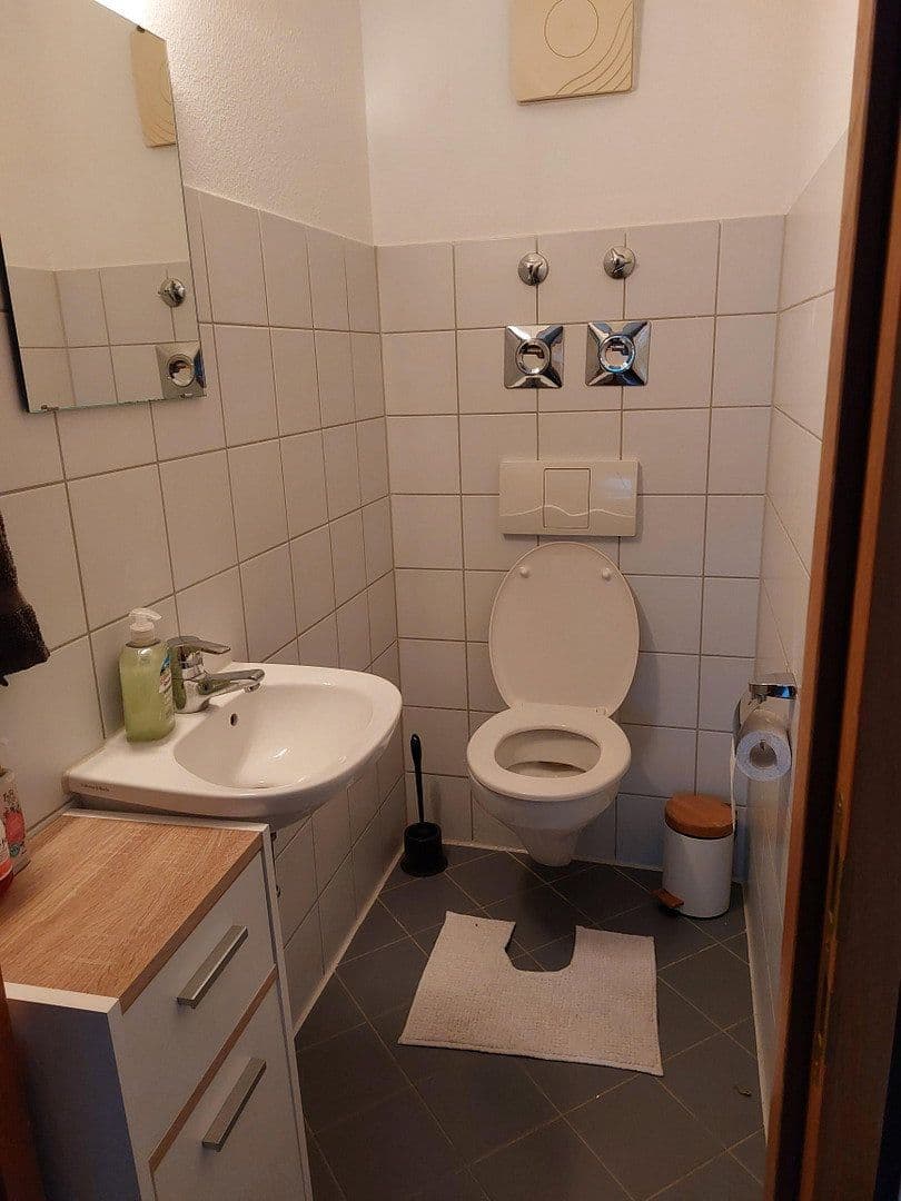 Pronájem bytu 3+1 80 m², Walter-Gropius-Str. 1, Reutlingen, Bádensko-Württembersko Pronájem bytu 3+1 80 m², Walter-Gropius-Str. 1, Reutlingen, Bádensko-Württembersko