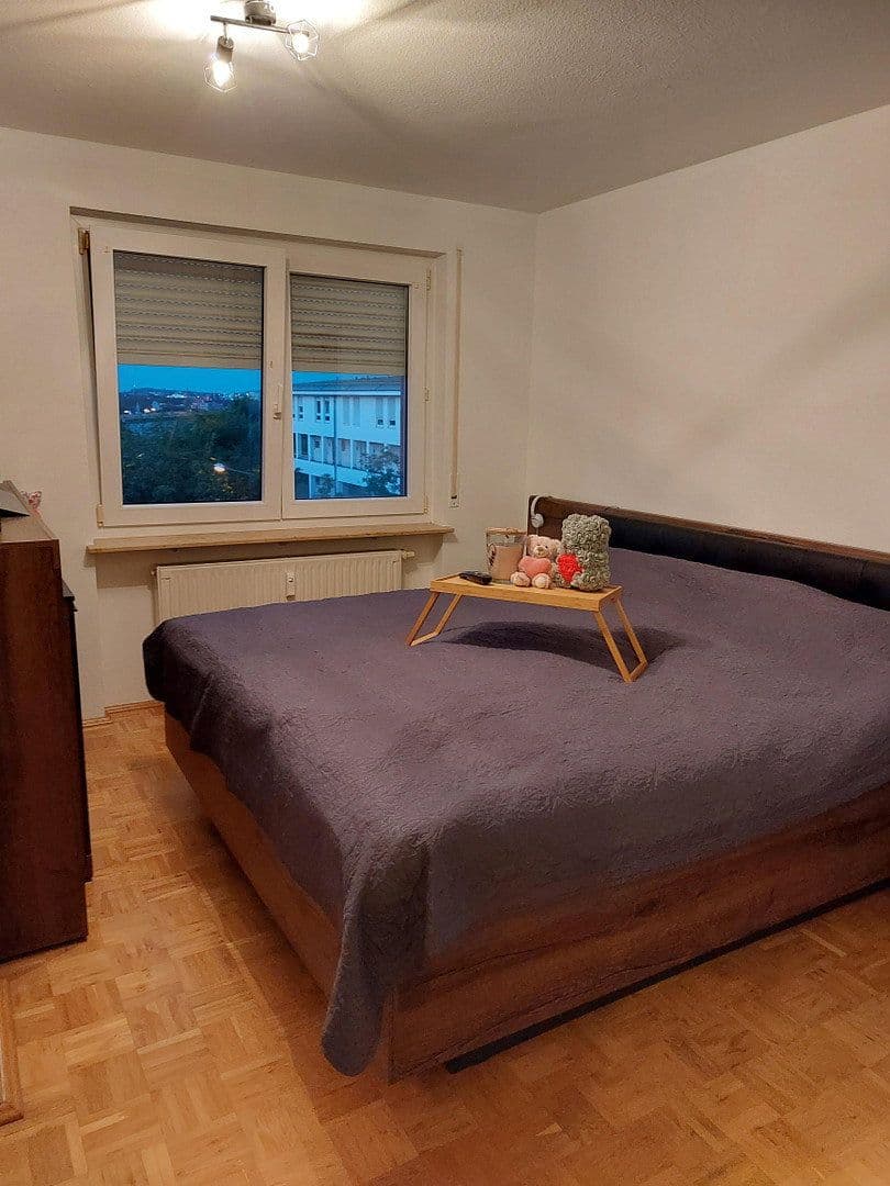 Pronájem bytu 3+1 80 m², Walter-Gropius-Str. 1, Reutlingen, Bádensko-Württembersko Pronájem bytu 3+1 80 m², Walter-Gropius-Str. 1, Reutlingen, Bádensko-Württembersko