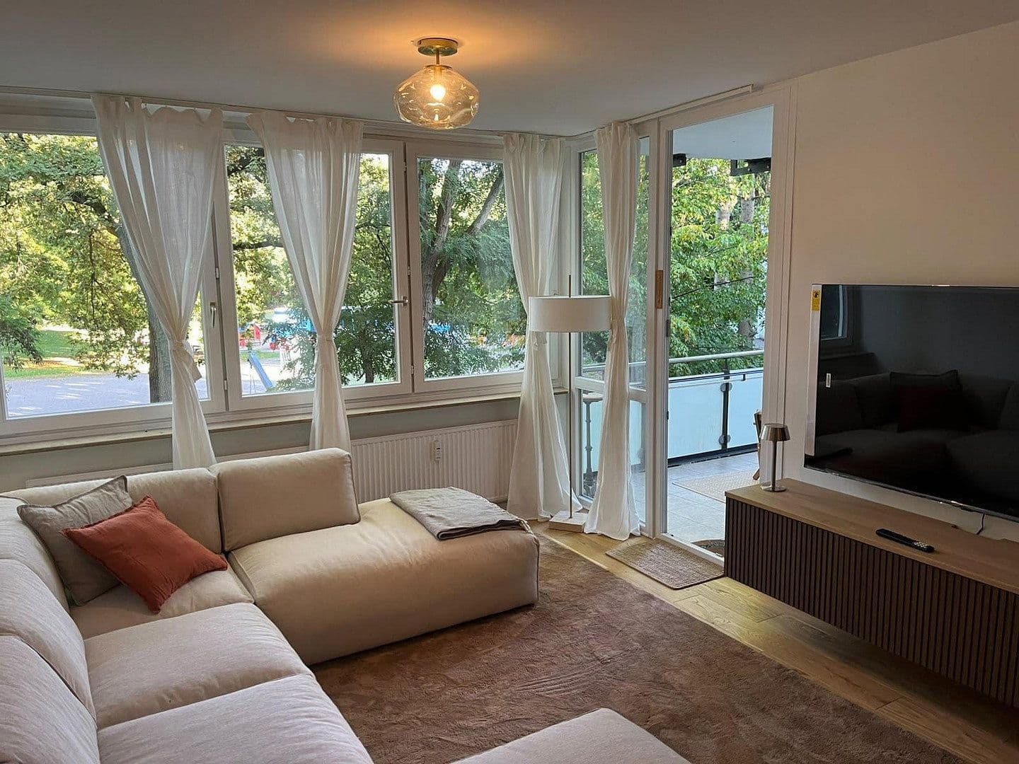 Pronájem bytu 2+1 60 m², Hamburg, Hamburg Pronájem bytu 2+1 60 m², Hamburg, Hamburg