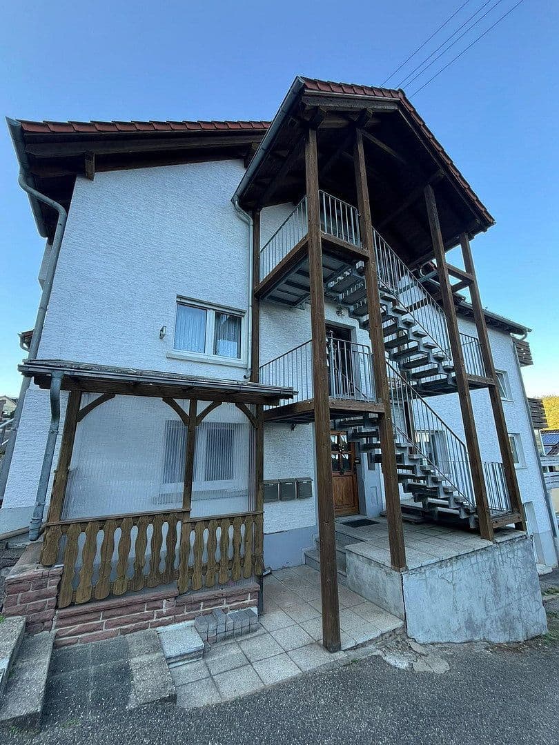 Pronájem bytu 3+kk 87 m², Johann-Wilhelm-Straße 86, Wilhelmsfeld, Bádensko-Württembersko Pronájem bytu 3+kk 87 m², Johann-Wilhelm-Straße 86, Wilhelmsfeld, Bádensko-Württembersko