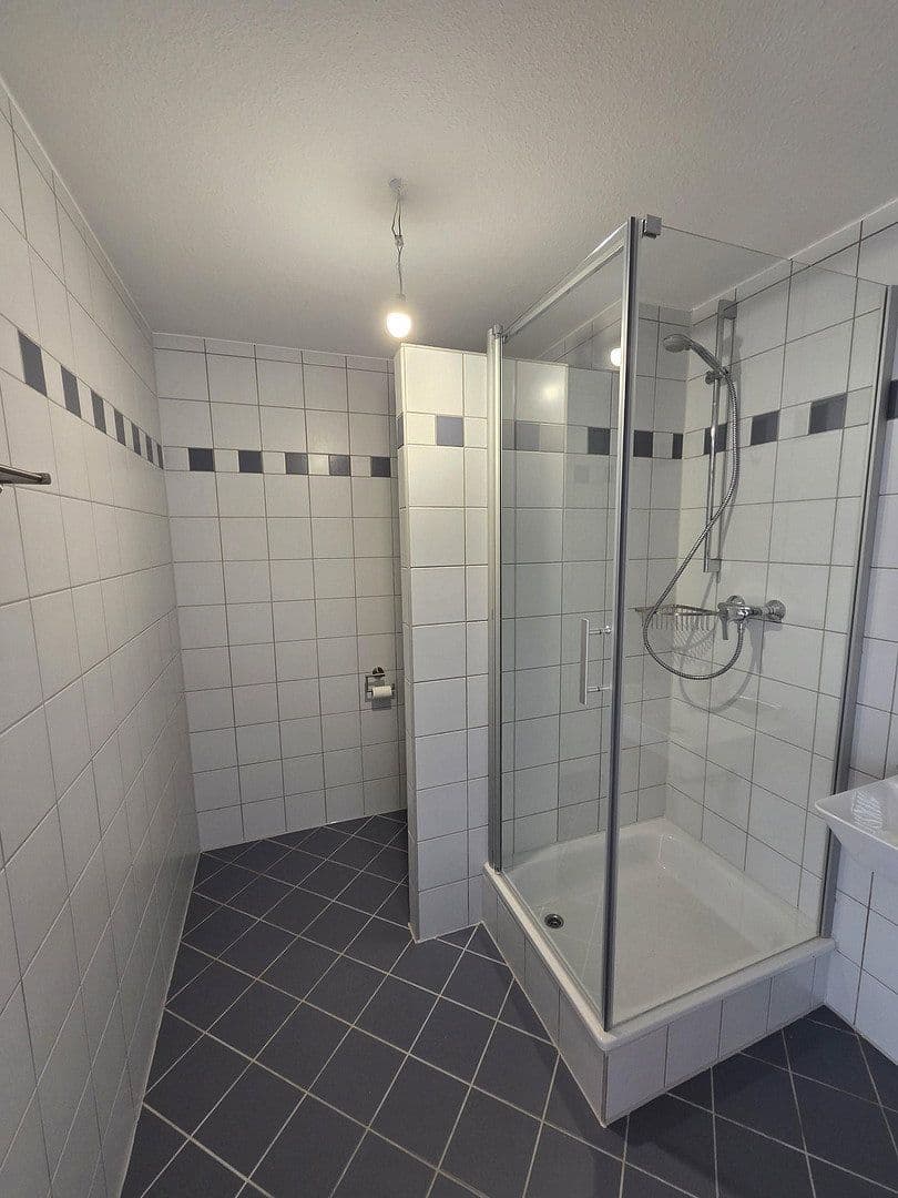 Pronájem bytu 2+1 60 m², Walter-Gropius-Str. 1, Reutlingen, Bádensko-Württembersko Pronájem bytu 2+1 60 m², Walter-Gropius-Str. 1, Reutlingen, Bádensko-Württembersko