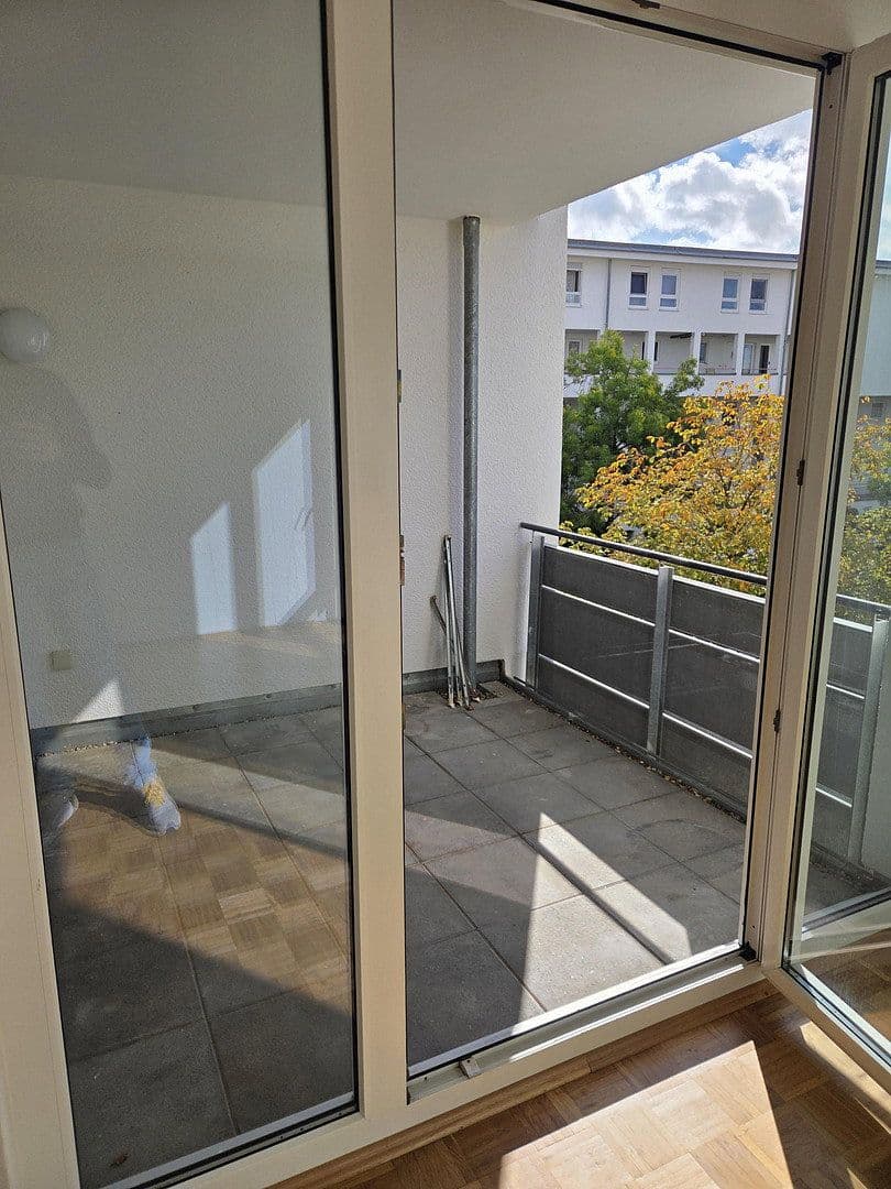 Pronájem bytu 2+1 60 m², Walter-Gropius-Str. 1, Reutlingen, Bádensko-Württembersko Pronájem bytu 2+1 60 m², Walter-Gropius-Str. 1, Reutlingen, Bádensko-Württembersko
