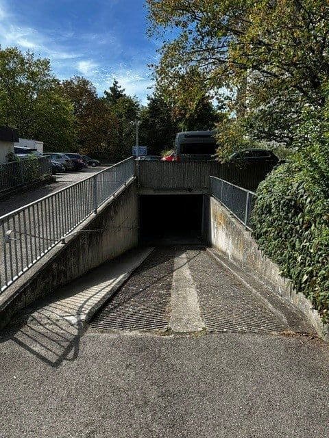 Pronájem garáže 18 m², Schwarzwaldstraße 10 79219, Staufen im Breisgau, Bádensko-Württembersko Pronájem garáže 18 m², Schwarzwaldstraße 10 79219, Staufen im Breisgau, Bádensko-Württembersko