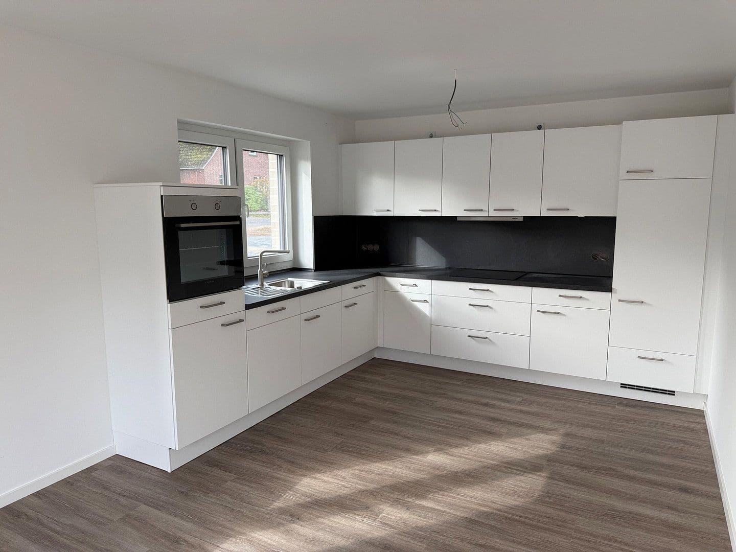 Pronájem domu 132 m², pozemek 360 m², Bergstrasse 12 b und c, Welle, Dolní Sasko Pronájem domu 132 m², pozemek 360 m², Bergstrasse 12 b und c, Welle, Dolní Sasko