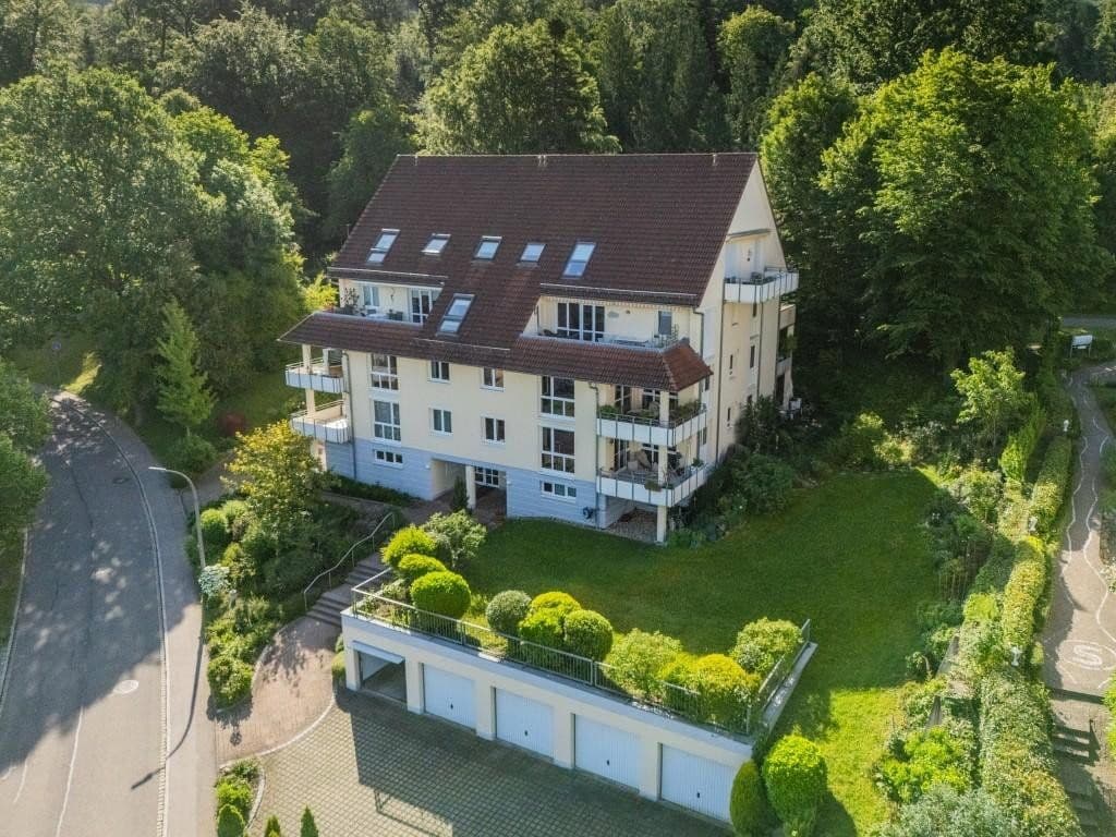 Pronájem bytu 2+1 105 m², Markgrafenstrasse 1, Badenweiler, Bádensko-Württembersko Pronájem bytu 2+1 105 m², Markgrafenstrasse 1, Badenweiler, Bádensko-Württembersko