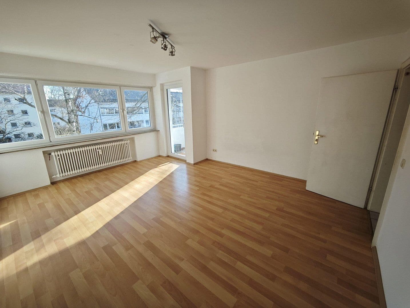 Pronájem bytu 3+1 71 m², Karlsruhe, Bádensko-Württembersko Pronájem bytu 3+1 71 m², Karlsruhe, Bádensko-Württembersko