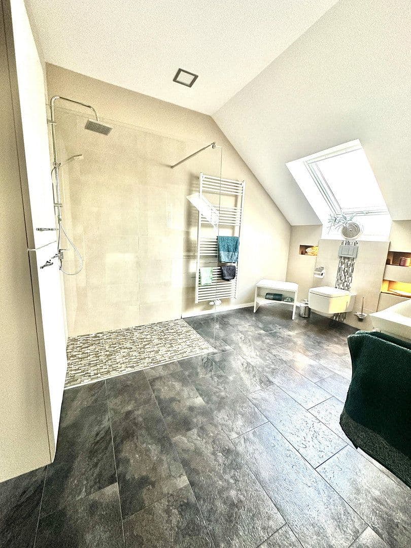 Pronájem bytu 6+1 155 m², Hauptstraße, 132, Schwelm, Severní Porýní-Vestfálsko Pronájem bytu 6+1 155 m², Hauptstraße, 132, Schwelm, Severní Porýní-Vestfálsko