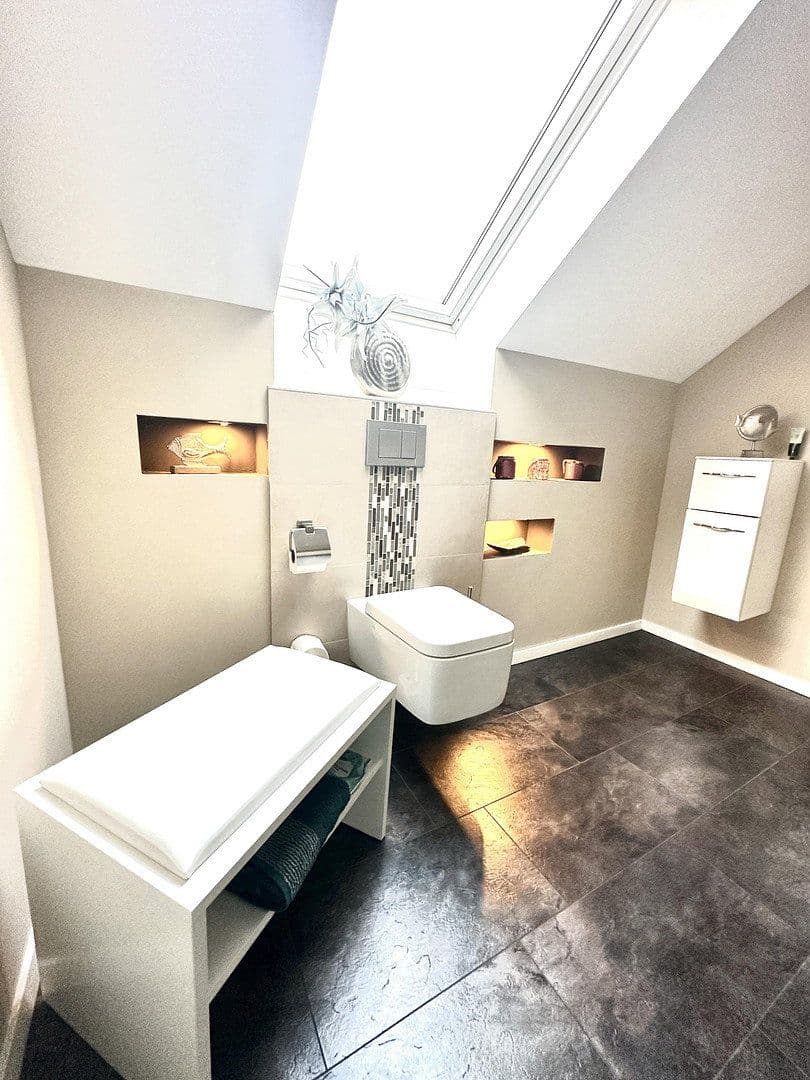 Pronájem bytu 6+1 155 m², Hauptstraße, 132, Schwelm, Severní Porýní-Vestfálsko Pronájem bytu 6+1 155 m², Hauptstraße, 132, Schwelm, Severní Porýní-Vestfálsko