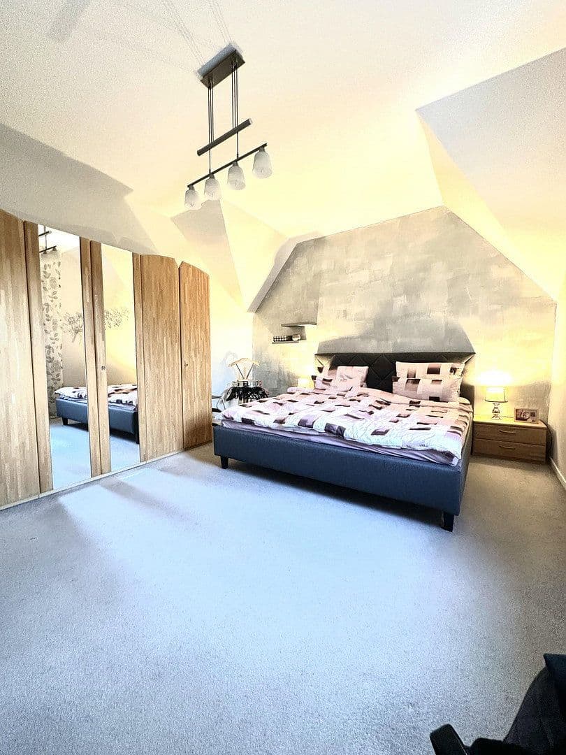 Pronájem bytu 6+1 155 m², Hauptstraße, 132, Schwelm, Severní Porýní-Vestfálsko Pronájem bytu 6+1 155 m², Hauptstraße, 132, Schwelm, Severní Porýní-Vestfálsko