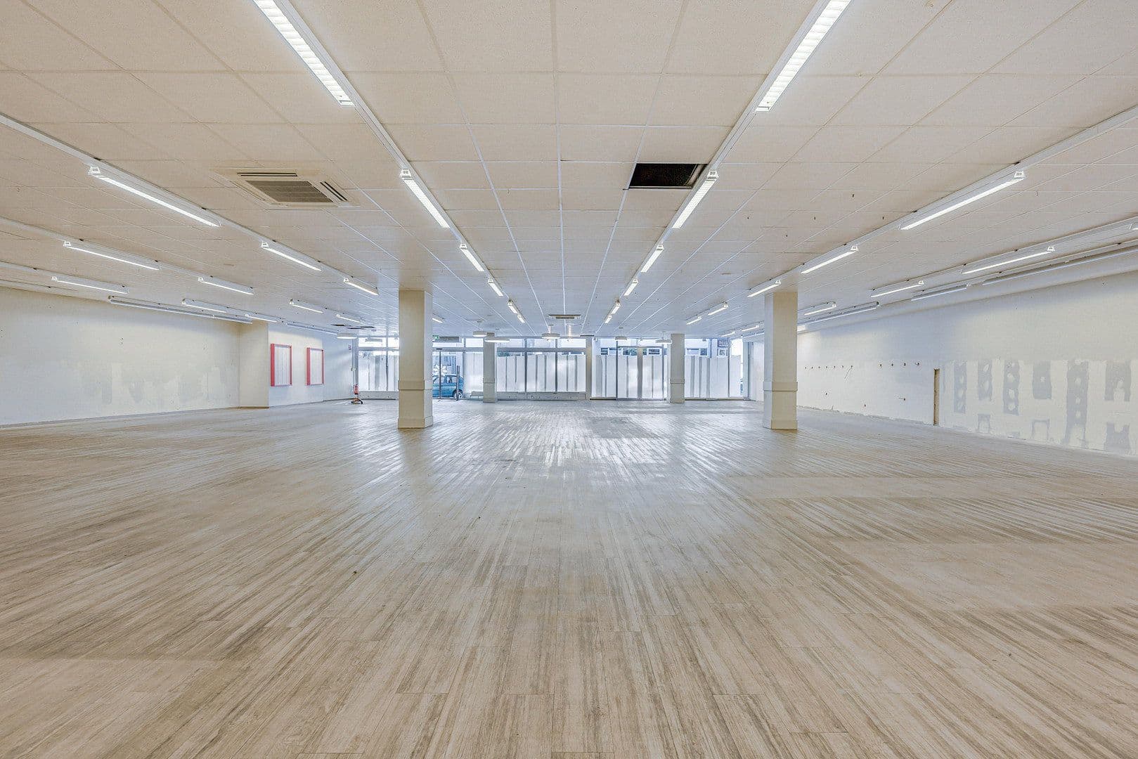 Pronájem nebytového prostoru 605 m², Hauptstraße 154, Heiligenhaus, Severní Porýní-Vestfálsko Pronájem nebytového prostoru 605 m², Hauptstraße 154, Heiligenhaus, Severní Porýní-Vestfálsko