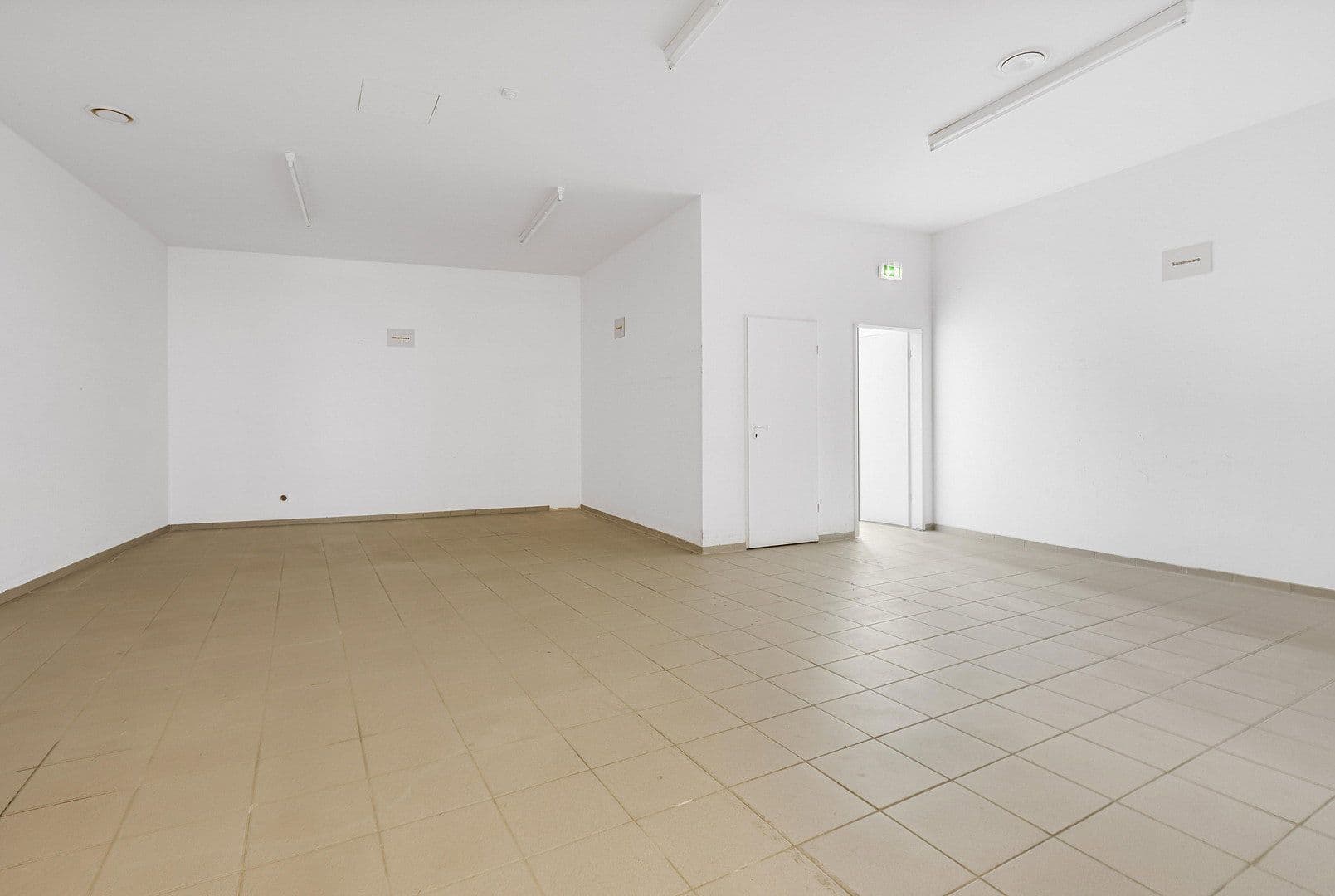 Pronájem nebytového prostoru 605 m², Hauptstraße 154, Heiligenhaus, Severní Porýní-Vestfálsko Pronájem nebytového prostoru 605 m², Hauptstraße 154, Heiligenhaus, Severní Porýní-Vestfálsko