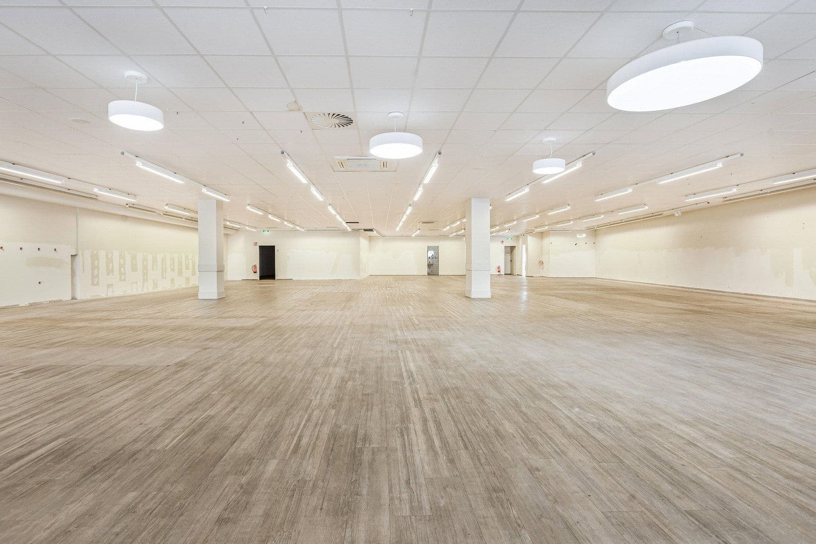 Pronájem nebytového prostoru 605 m², Hauptstraße 154, Heiligenhaus, Severní Porýní-Vestfálsko Pronájem nebytového prostoru 605 m², Hauptstraße 154, Heiligenhaus, Severní Porýní-Vestfálsko