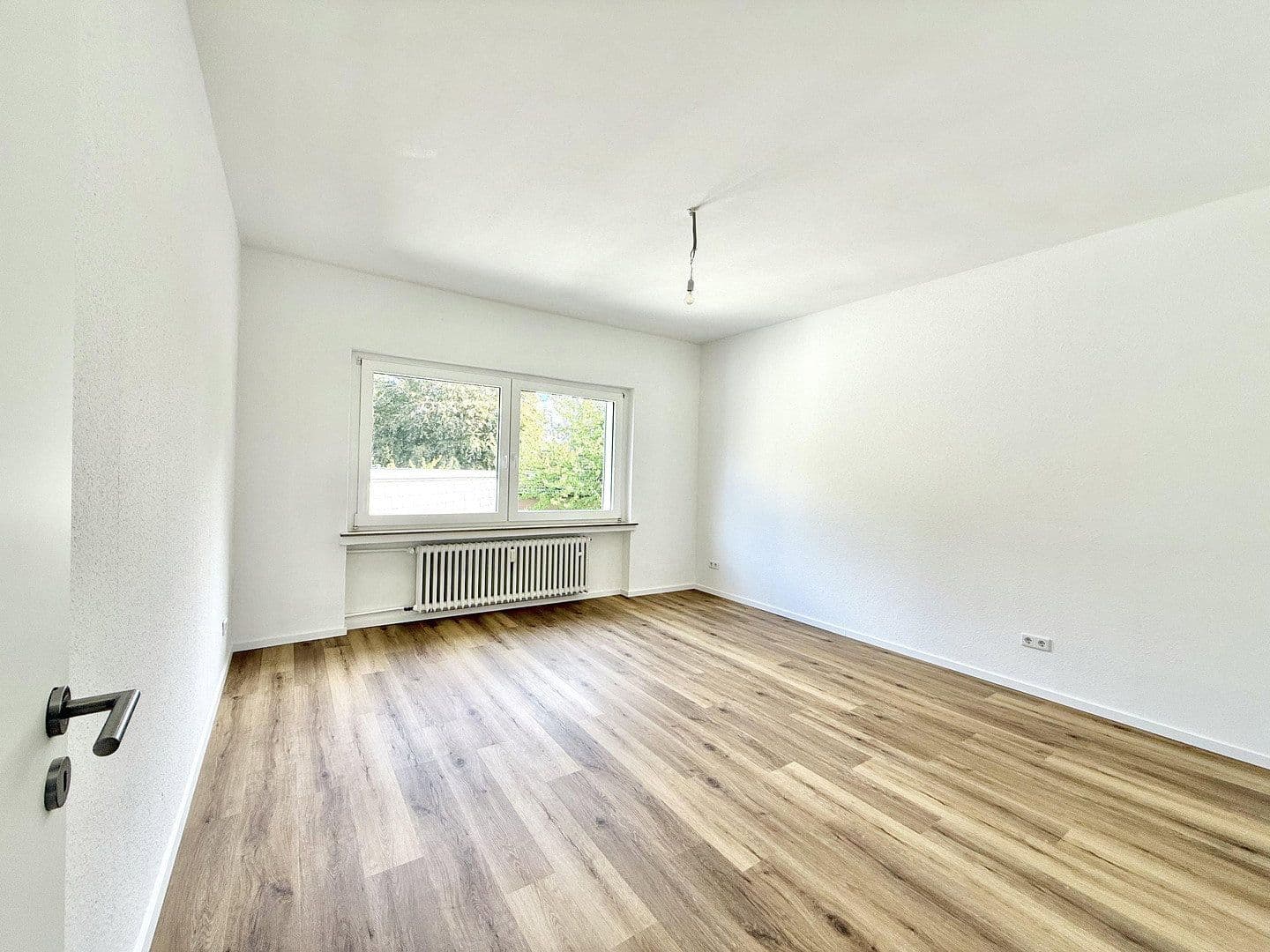 Prodej bytu 3+1 96 m², Essen, Severní Porýní-Vestfálsko Prodej bytu 3+1 96 m², Essen, Severní Porýní-Vestfálsko