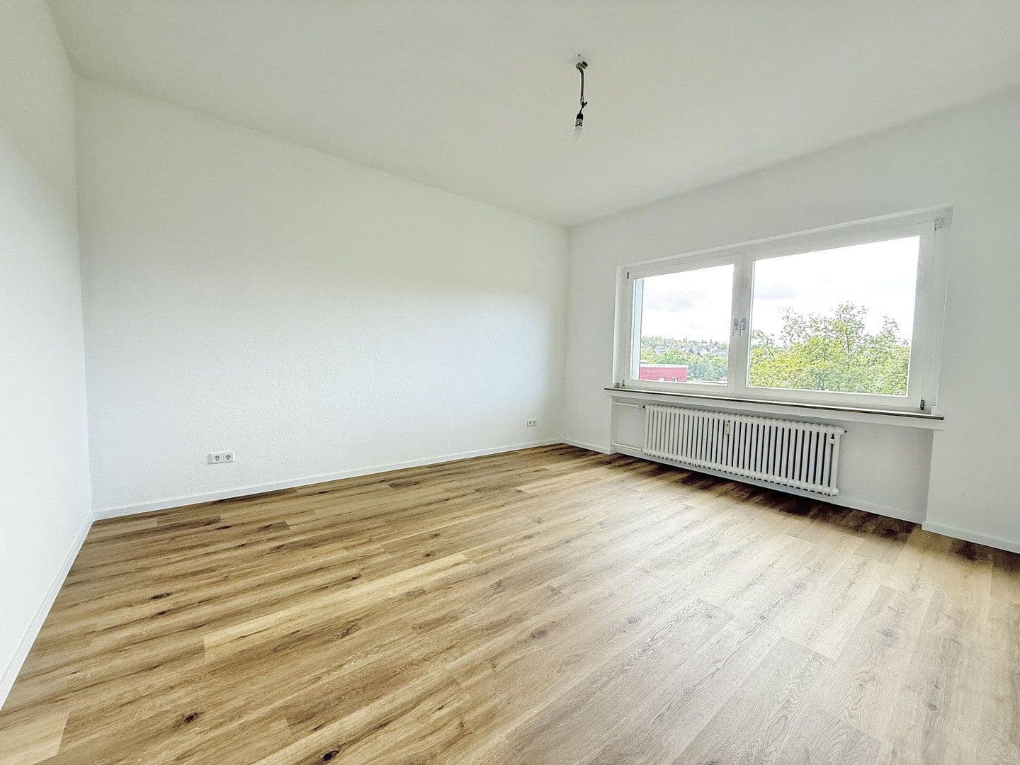 Prodej bytu 3+1 96 m², Essen, Severní Porýní-Vestfálsko Prodej bytu 3+1 96 m², Essen, Severní Porýní-Vestfálsko