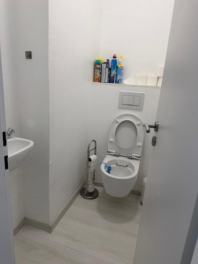 Pronájem bytu 2+1 58 m², Düsseldorf, Severní Porýní-Vestfálsko Pronájem bytu 2+1 58 m², Düsseldorf, Severní Porýní-Vestfálsko