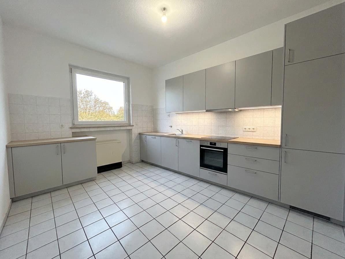 Pronájem bytu 3+1 82 m², Otto-Brenner-Straße 144, Bielefeld, Severní Porýní-Vestfálsko Pronájem bytu 3+1 82 m², Otto-Brenner-Straße 144, Bielefeld, Severní Porýní-Vestfálsko