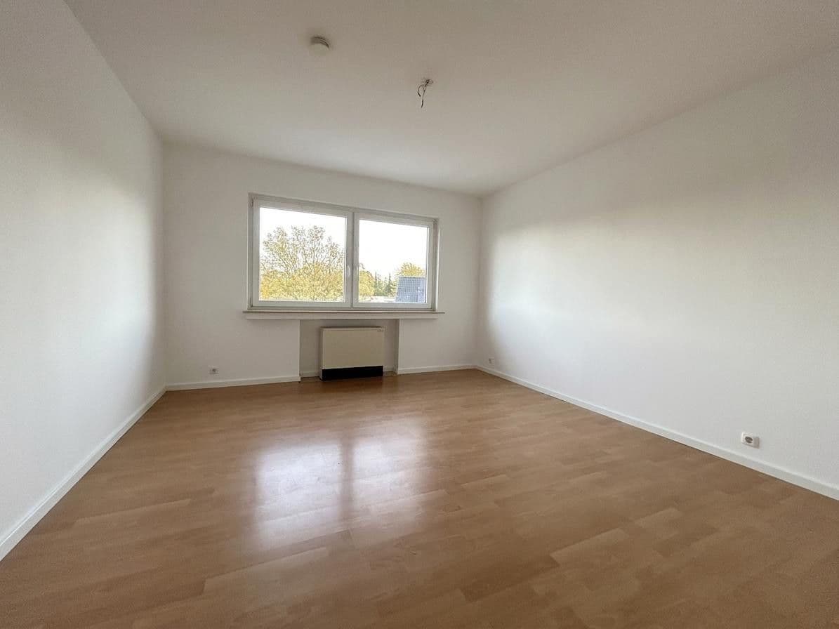 Pronájem bytu 3+1 82 m², Otto-Brenner-Straße 144, Bielefeld, Severní Porýní-Vestfálsko Pronájem bytu 3+1 82 m², Otto-Brenner-Straße 144, Bielefeld, Severní Porýní-Vestfálsko