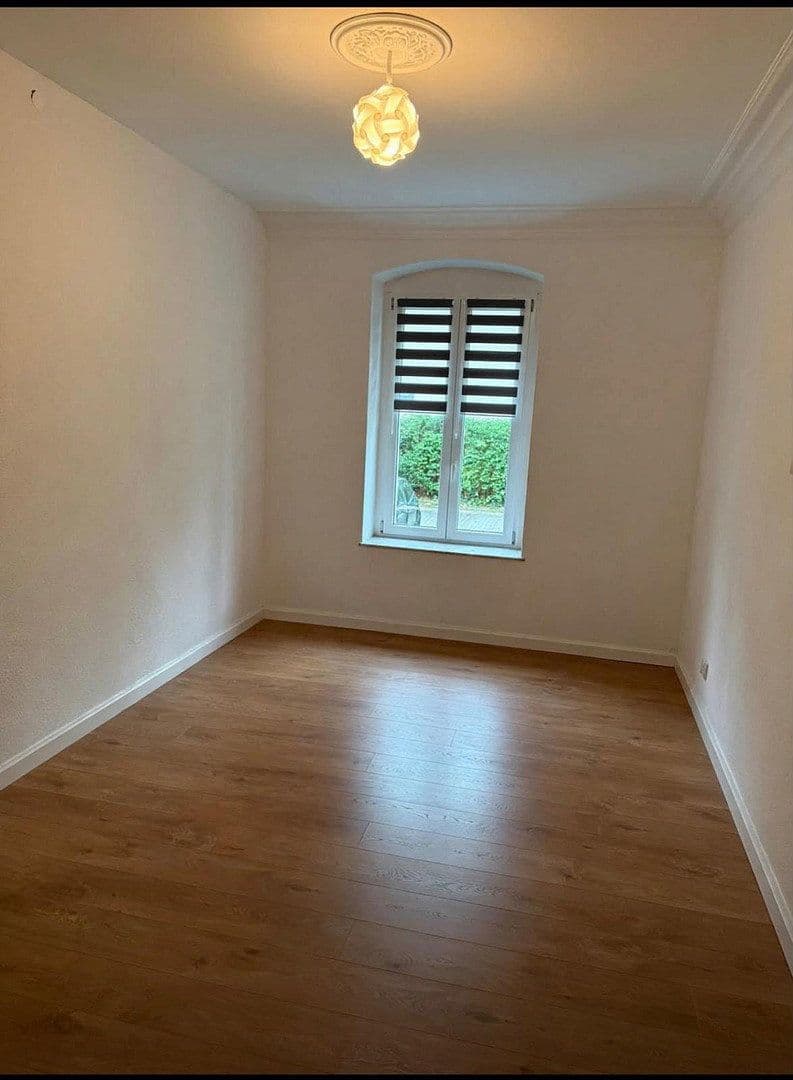 Pronájem bytu 4+1 112 m², Paul-Seydel-Str. 20, Limbach-Oberfrohna, Sasko Pronájem bytu 4+1 112 m², Paul-Seydel-Str. 20, Limbach-Oberfrohna, Sasko