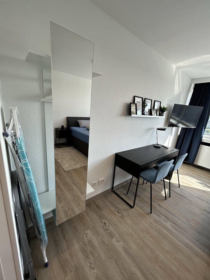 Pronájem bytu 1+1 23 m², Plieninger Straße 100, Stuttgart Möhringen, Bádensko-Württembersko Pronájem bytu 1+1 23 m², Plieninger Straße 100, Stuttgart Möhringen, Bádensko-Württembersko