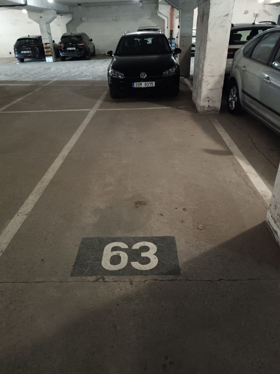 Pronájem garáže 15 m², Růženínská, Praha, Praha Pronájem garáže 15 m², Růženínská, Praha, Praha