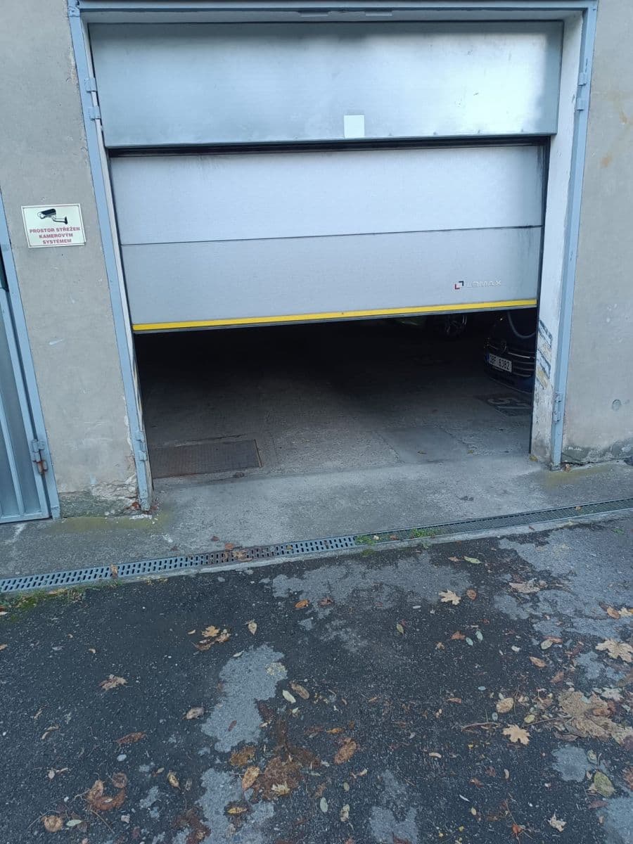 Pronájem garáže 15 m², Růženínská, Praha, Praha Pronájem garáže 15 m², Růženínská, Praha, Praha