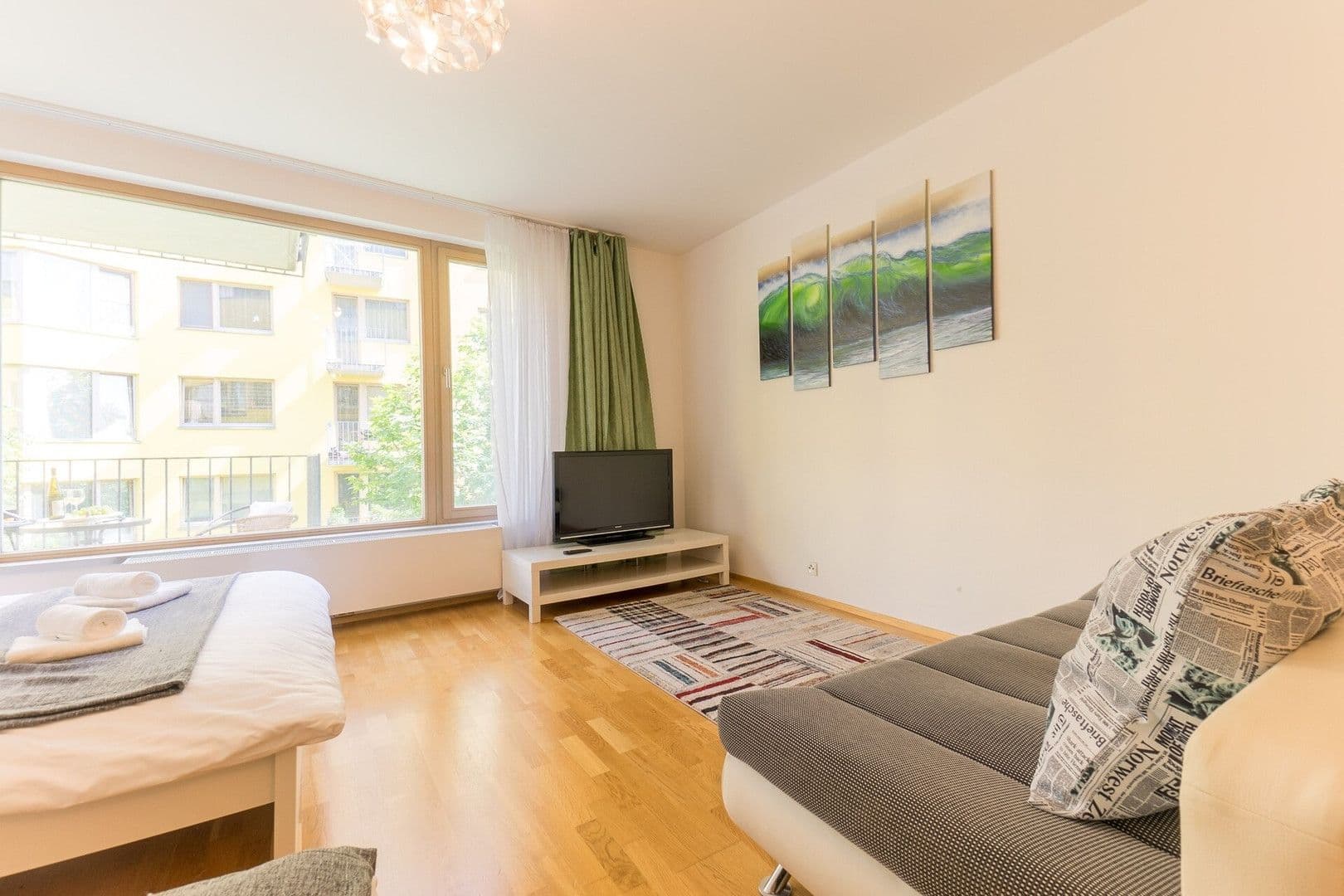 Pronájem bytu 1+kk 46 m², Jeseniova, Praha, Praha Pronájem bytu 1+kk 46 m², Jeseniova, Praha, Praha