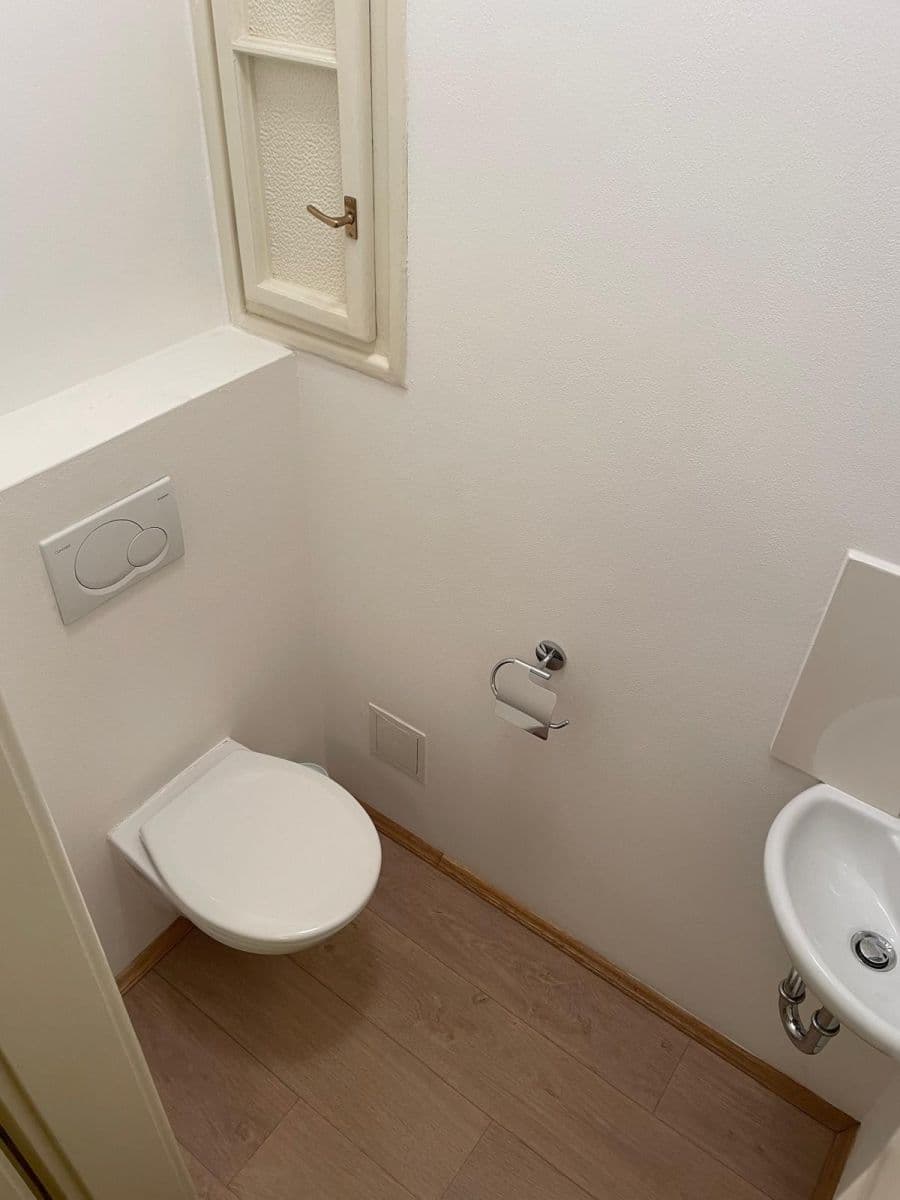 Pronájem bytu 3+1 110 m², Lucemburská, Praha, Praha Pronájem bytu 3+1 110 m², Lucemburská, Praha, Praha