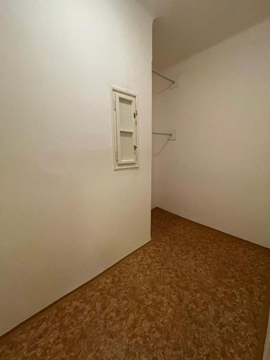 Pronájem bytu 3+1 110 m², Lucemburská, Praha, Praha Pronájem bytu 3+1 110 m², Lucemburská, Praha, Praha