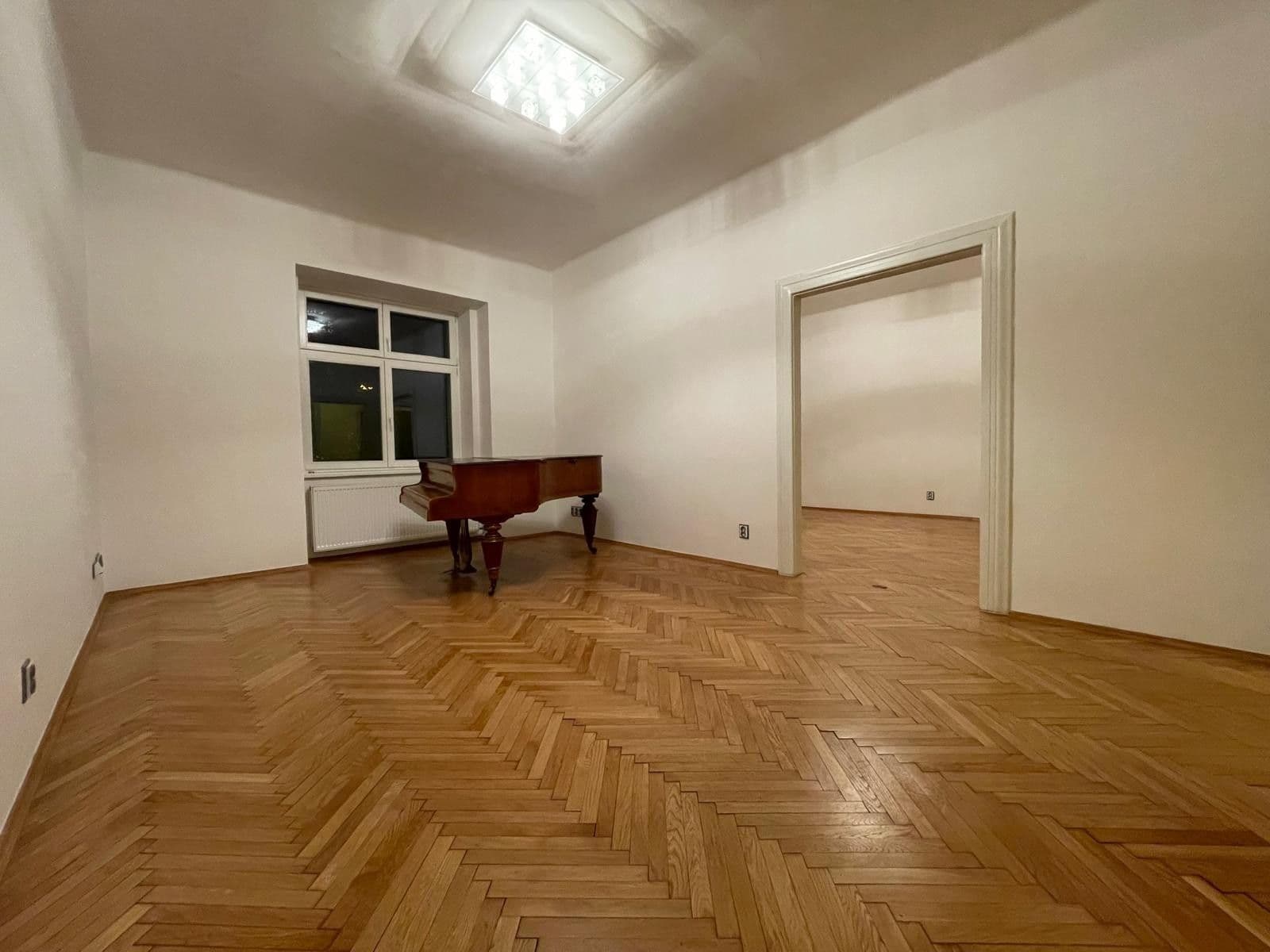 Pronájem bytu 3+1 110 m², Lucemburská, Praha, Praha Pronájem bytu 3+1 110 m², Lucemburská, Praha, Praha