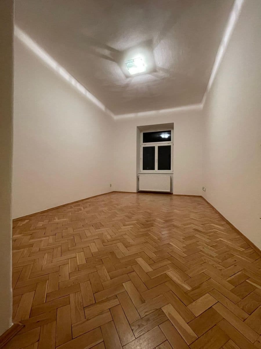 Pronájem bytu 3+1 110 m², Lucemburská, Praha, Praha Pronájem bytu 3+1 110 m², Lucemburská, Praha, Praha